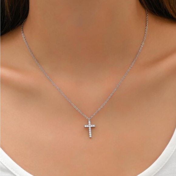 Jewelry - Cross silver necklace